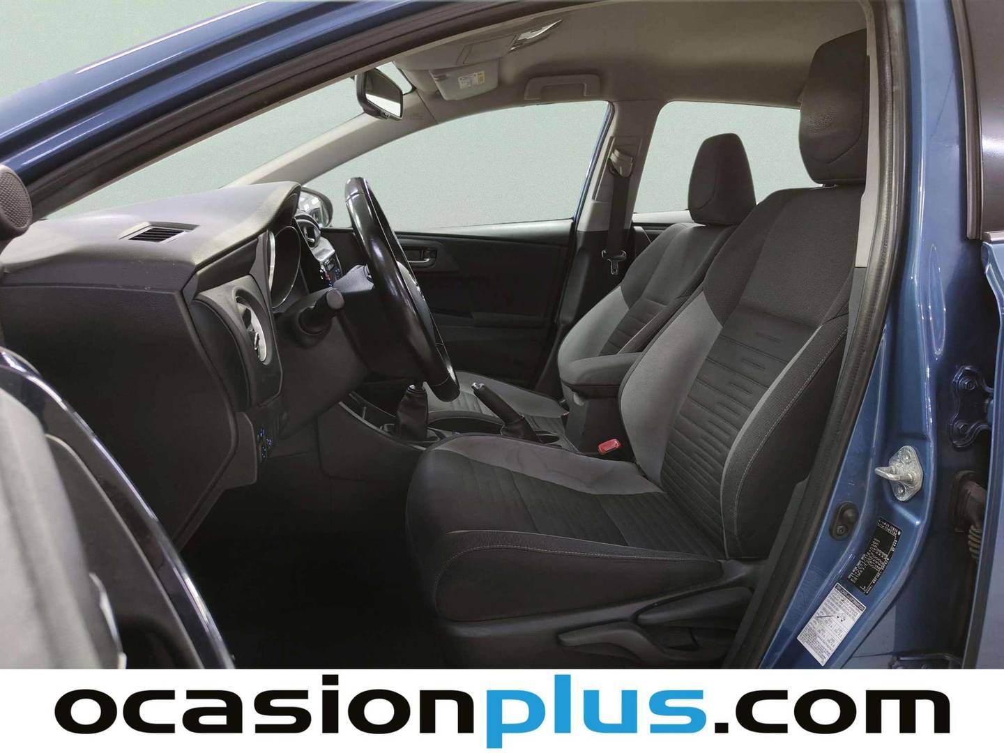 Foto asientos delanteros Toyota Auris Toyota Auris 120T Active (116 CV)