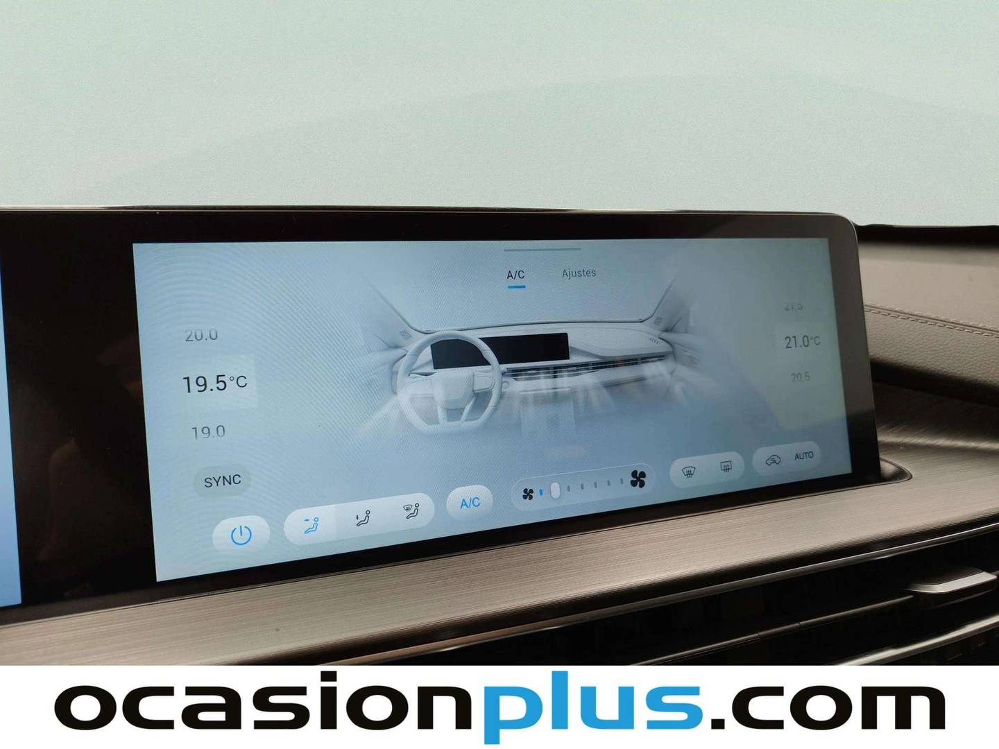 Acabados EBRO S400 EBRO S400 1.5 DHE HEV Premium CVT (211 CV)