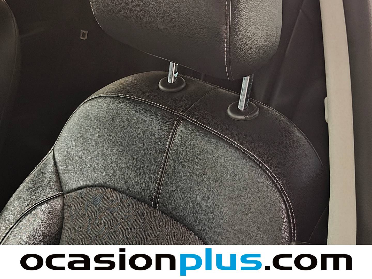 Extras y acabados del KIA Niro KIA Niro 1.6 GDi HEV Emotion (141 CV)