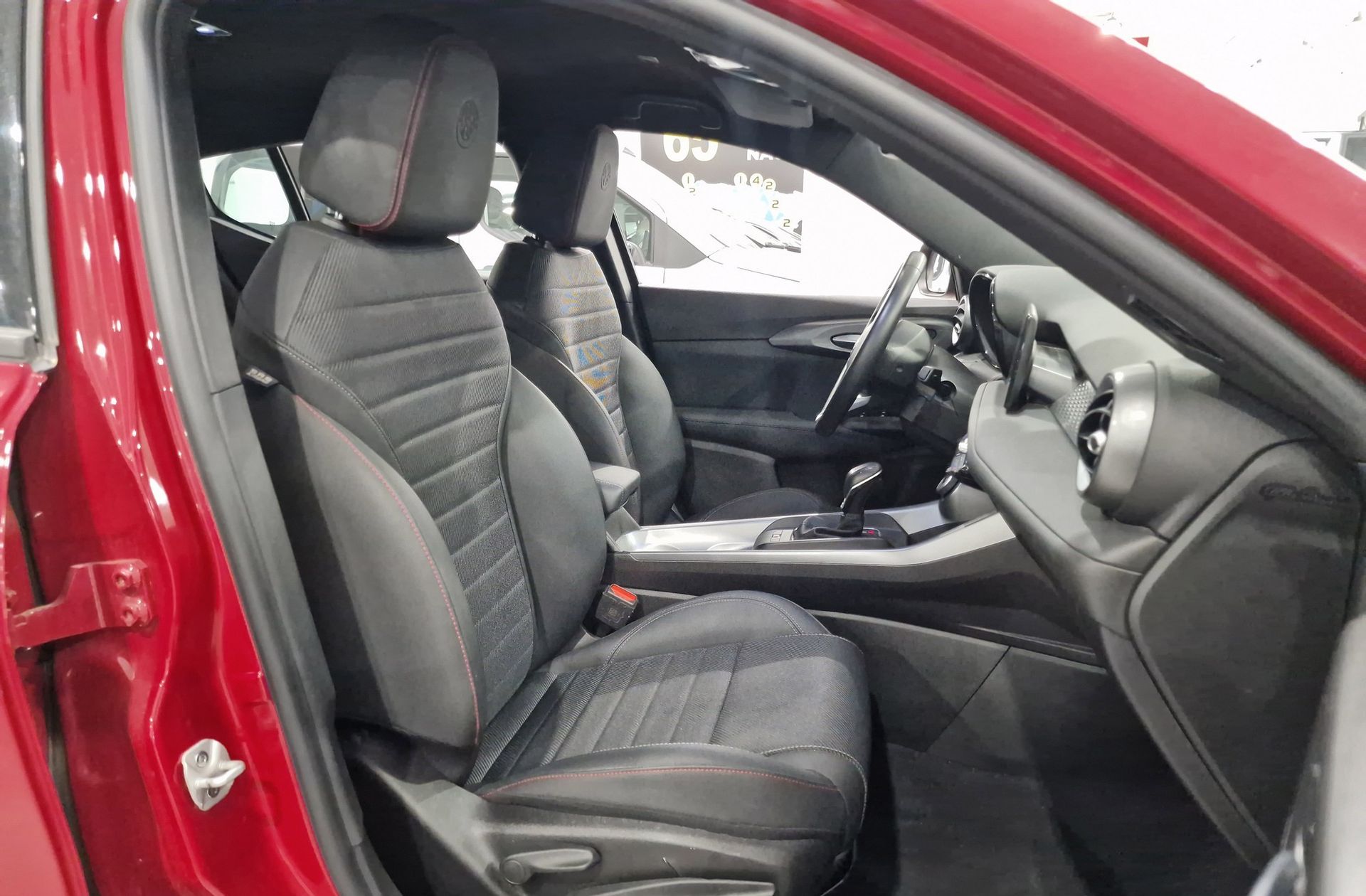 Alfa Romeo Tonale 1.5 MHEV Sprint FWD - foto 23