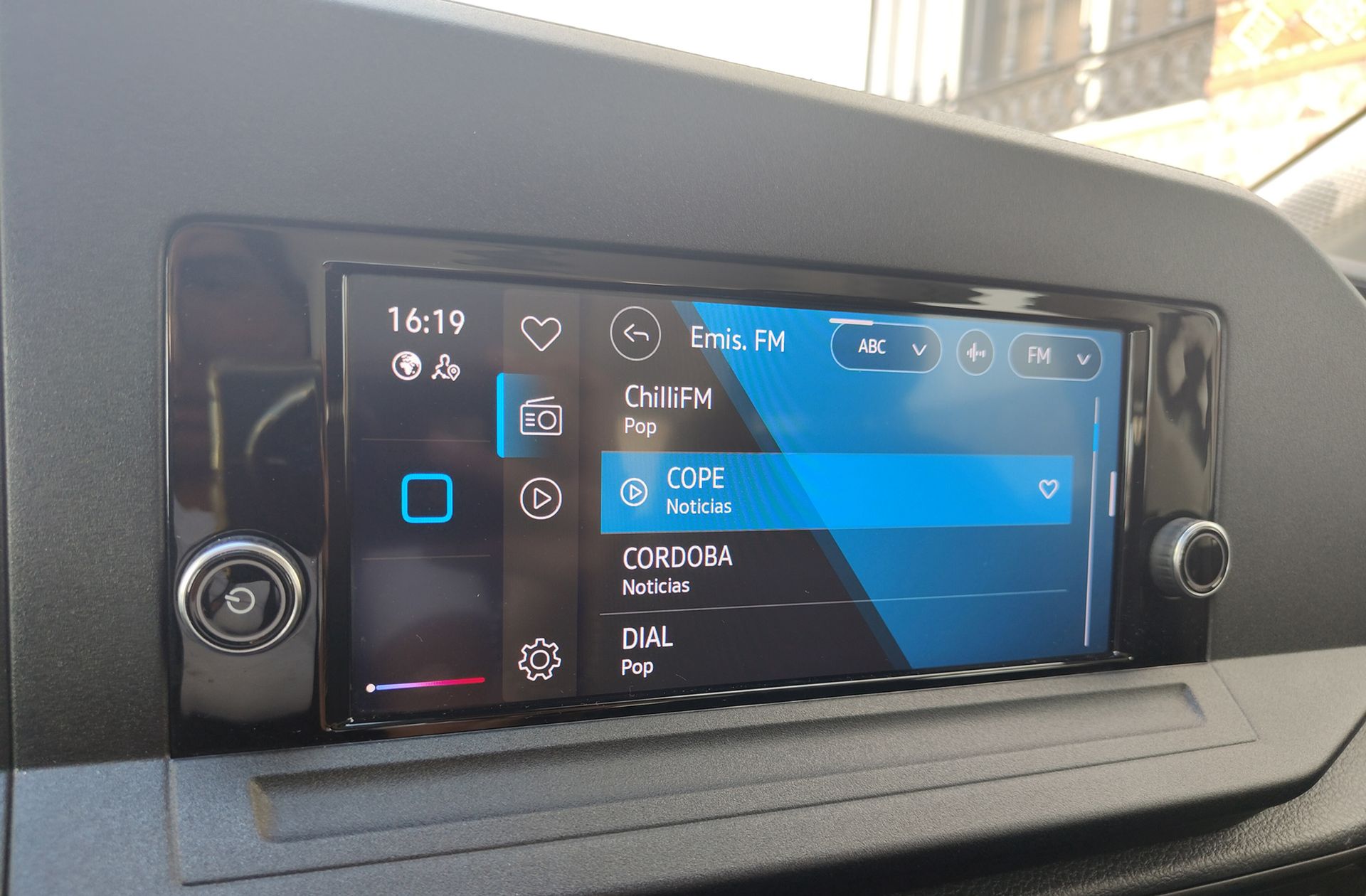 Volkswagen Caddy 2.0 TDI BMT - foto 23