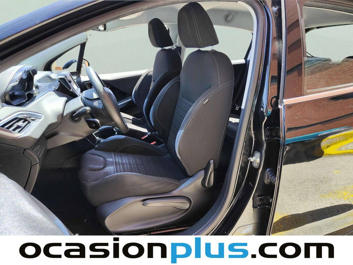 Foto asientos delanteros Peugeot 208 Peugeot 208 1.6 e-HDI Allure (92 CV)