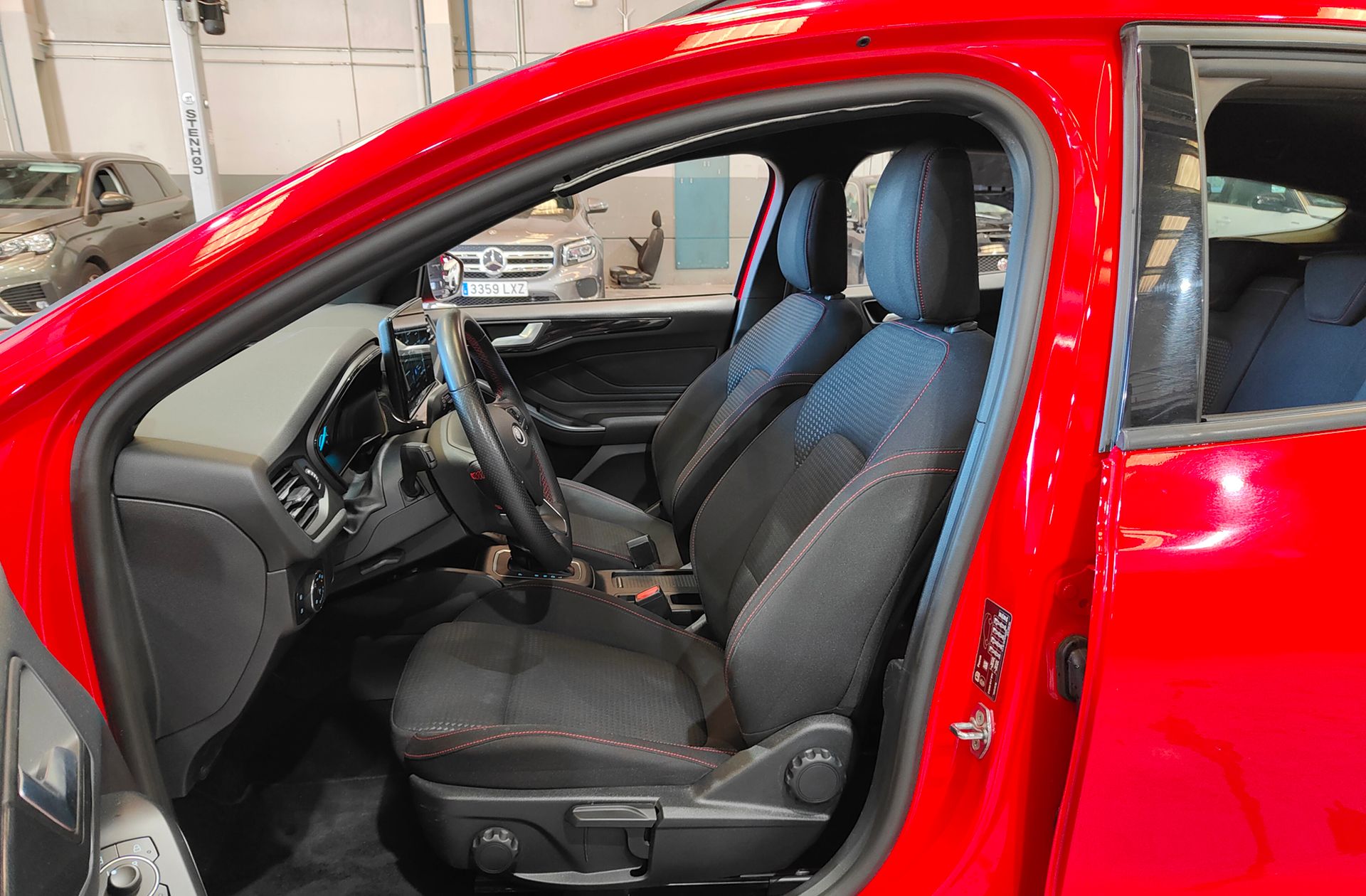 Ford Focus SportBreak 1.0 EcoBoost MHEV ST-Line - foto 11
