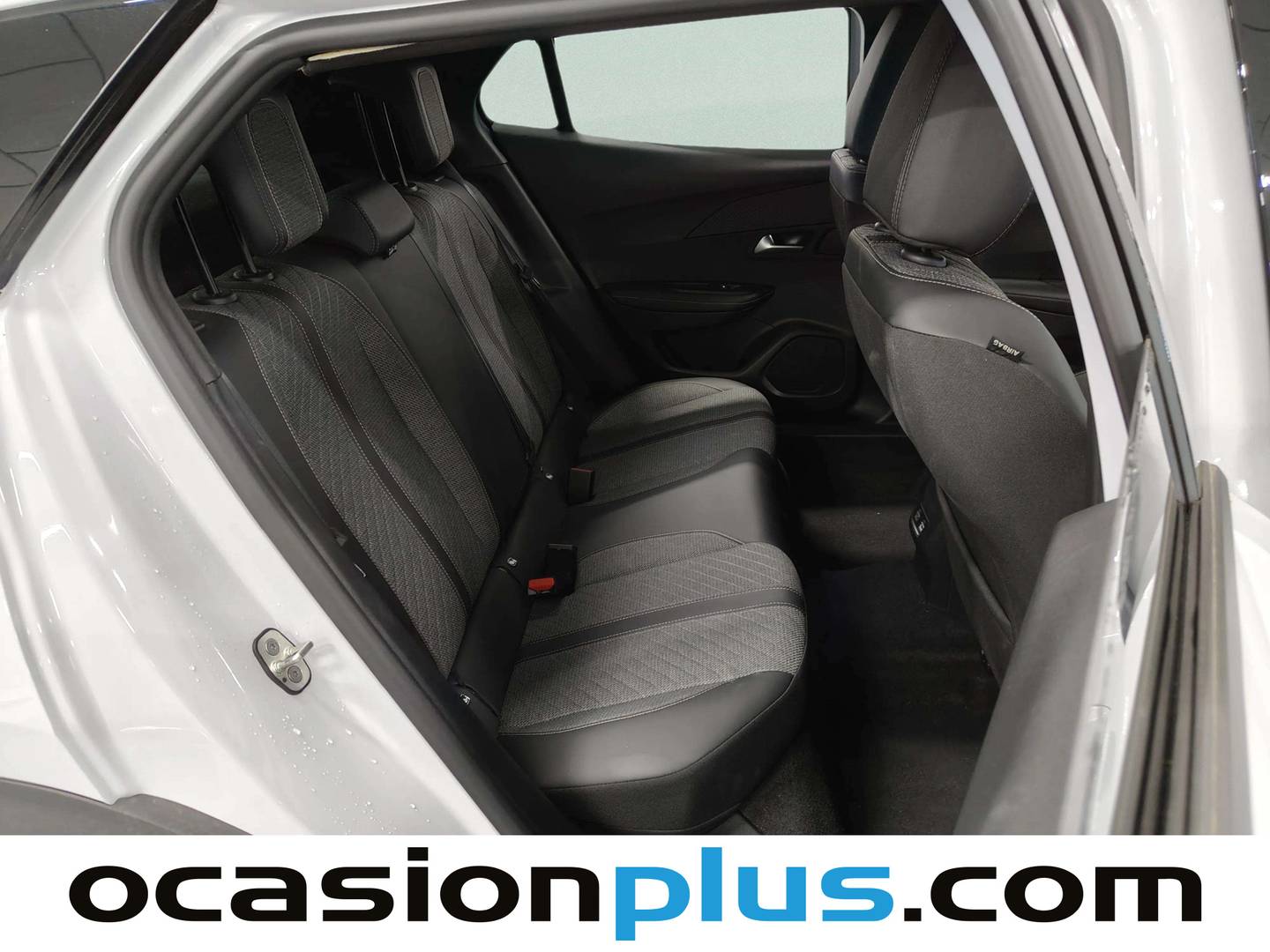 Foto Peugeot 2008 Peugeot 2008 Allure Hybrid eDCS6 (136 CV)