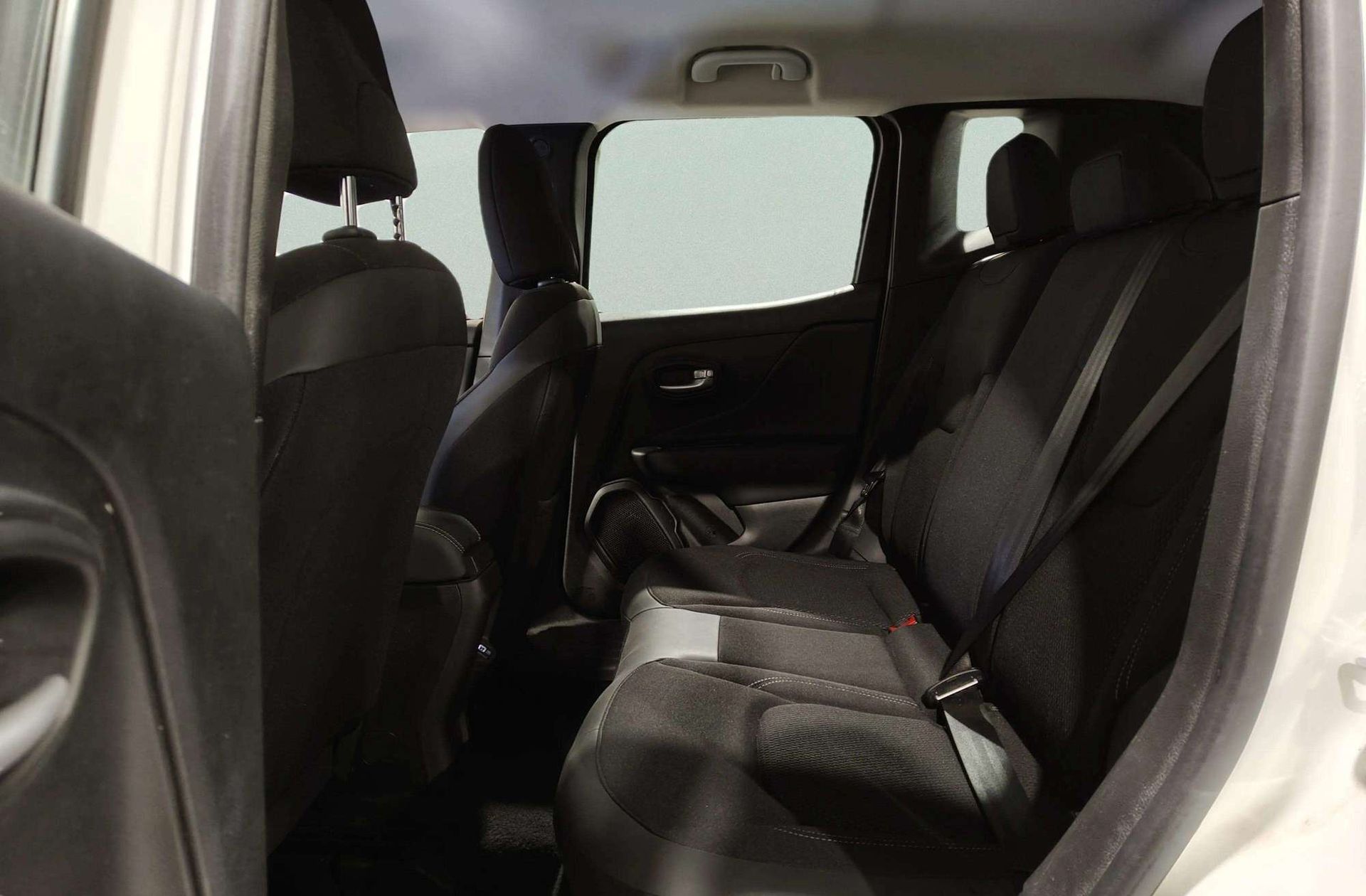 Jeep Renegade eHybrid 1.5 Altitude DCT - foto 12