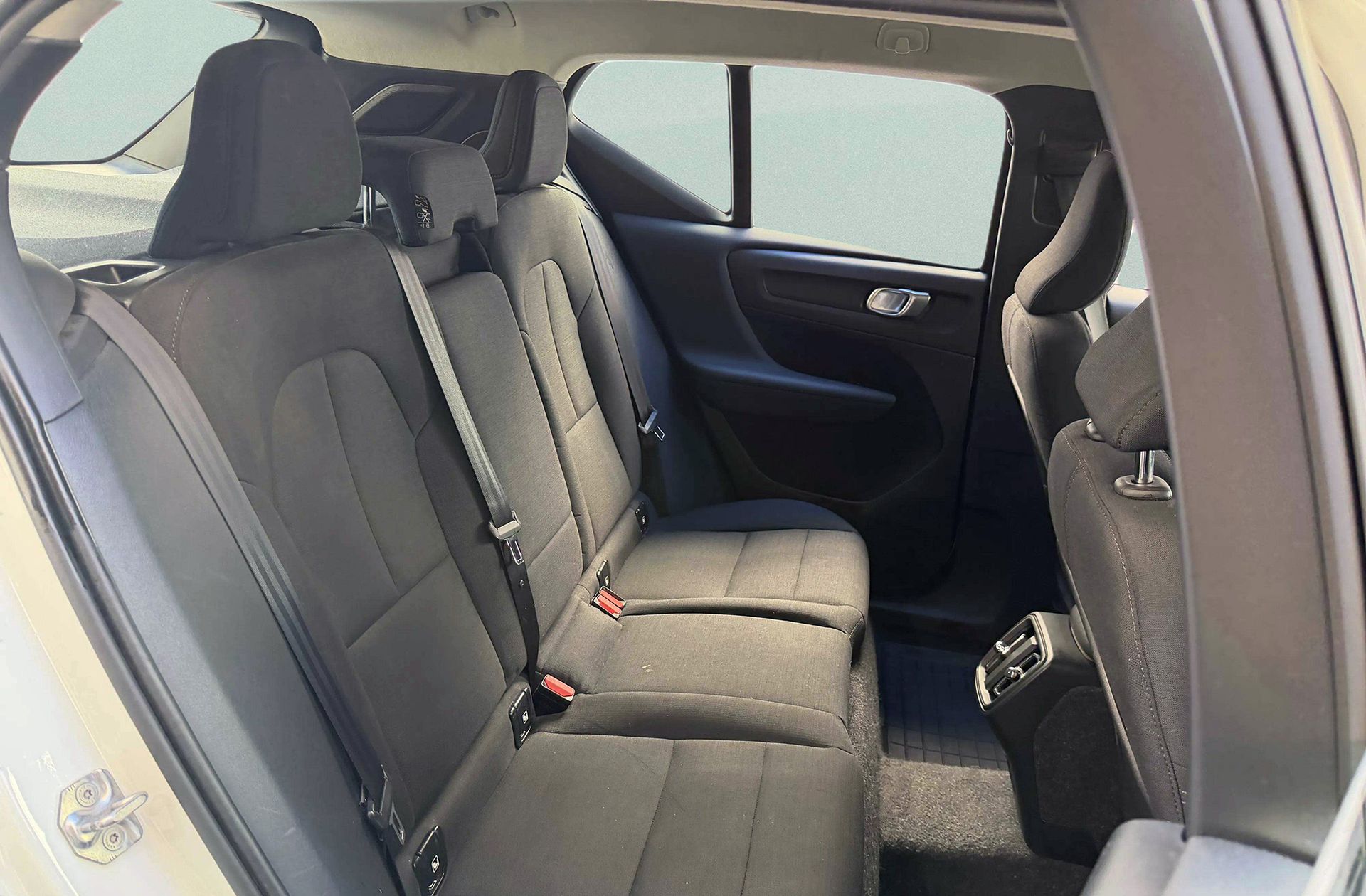 Volvo XC40 T4 Momentum - foto 16