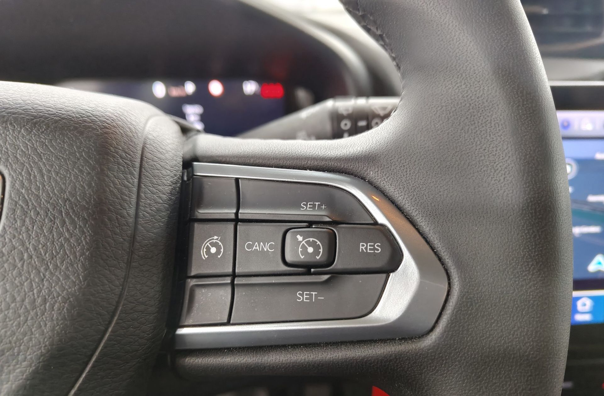 Jeep Renegade eHybrid 1.5 Limited ATX - foto 29