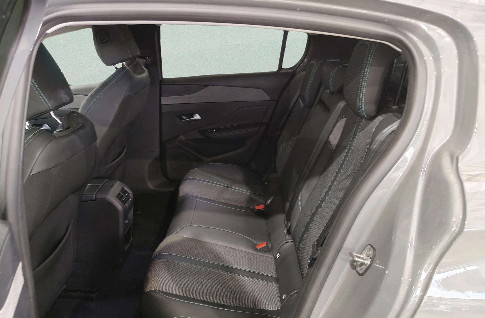 Peugeot 308 BlueHDi 130 Allure EAT8 - foto 13