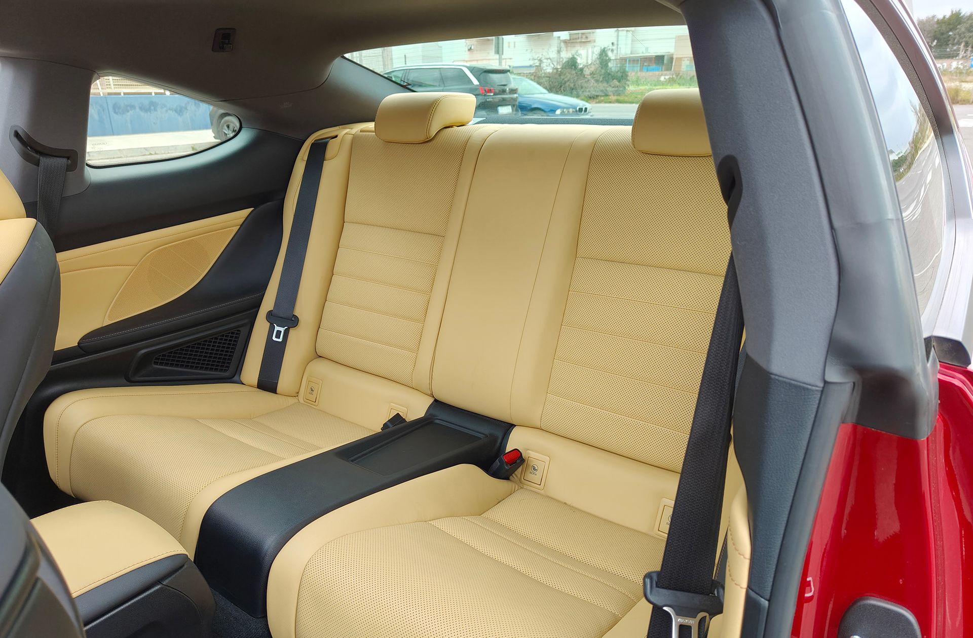 Lexus RC 300h Executive - foto 11