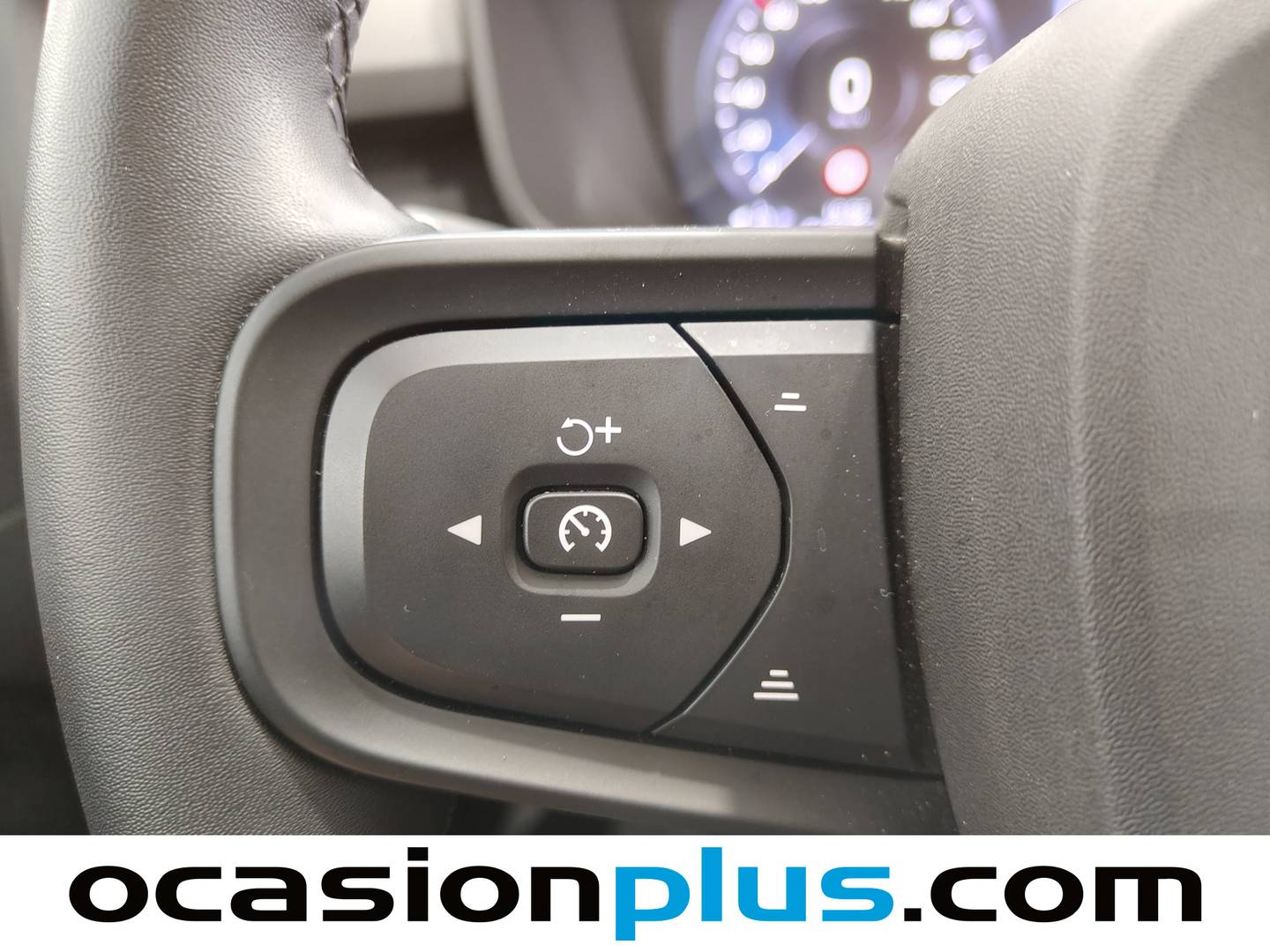 Foto Volvo XC40 Volvo XC40 T2 Momentum Core Auto (129 CV)