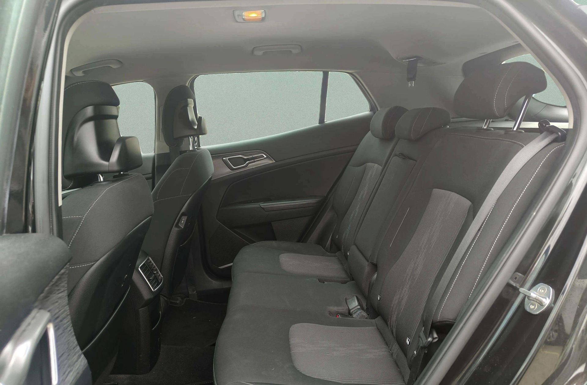 Kia Sportage 1.6 T-GDi MHEV Drive 4x2 - foto 13