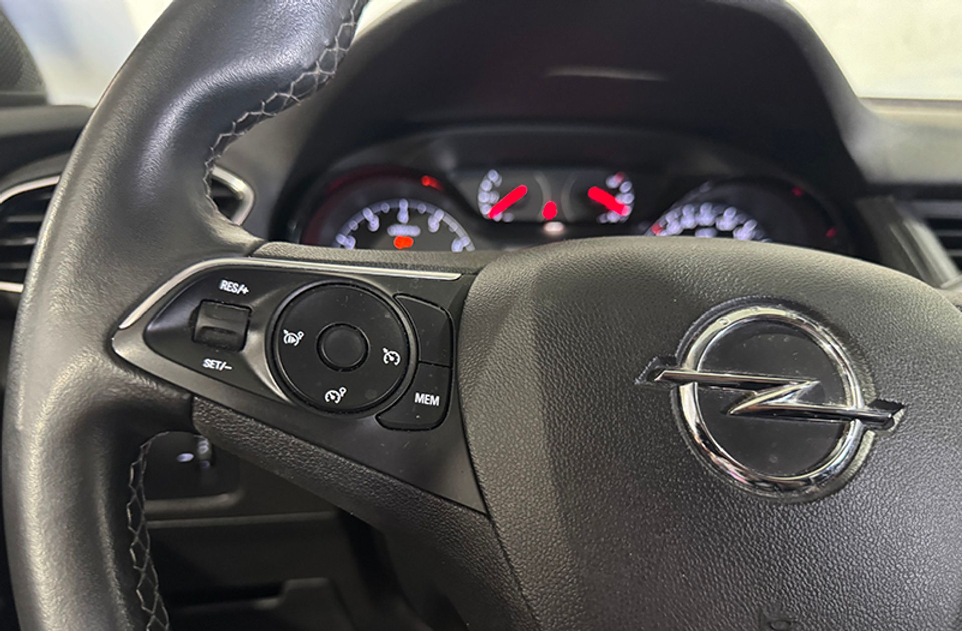 Opel Grandland 1.2 Turbo Selective - foto 25