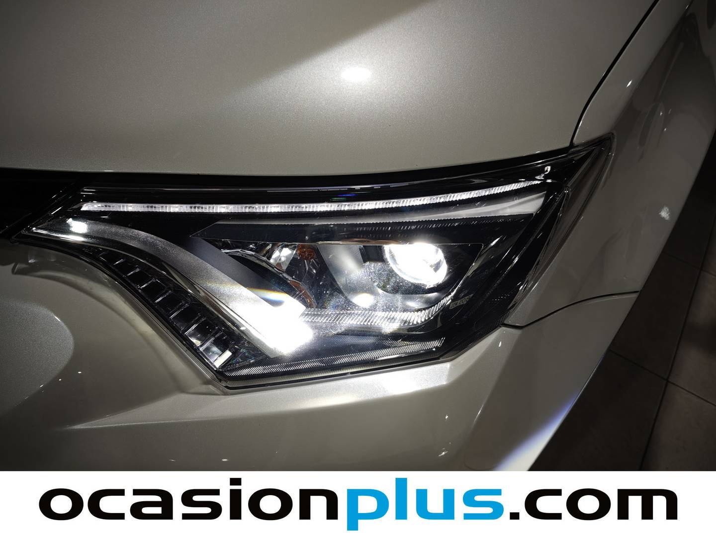 Equipamiento del Toyota Rav4 Toyota Rav4 150D Advance Pack Drive 2WD (143 CV)