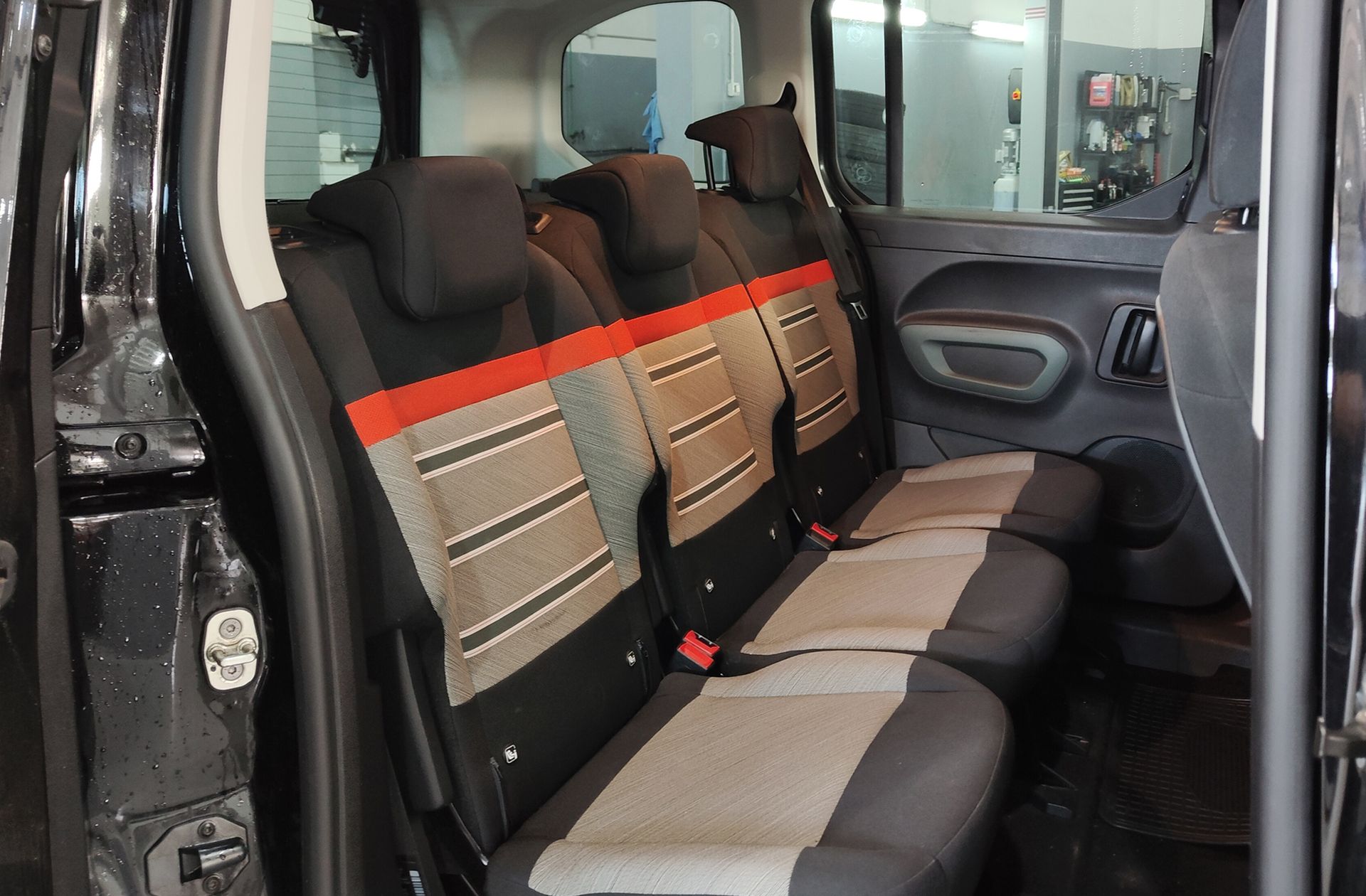 Citroën Berlingo Combi BlueHDi 100 Talla M Shine Business - foto 17