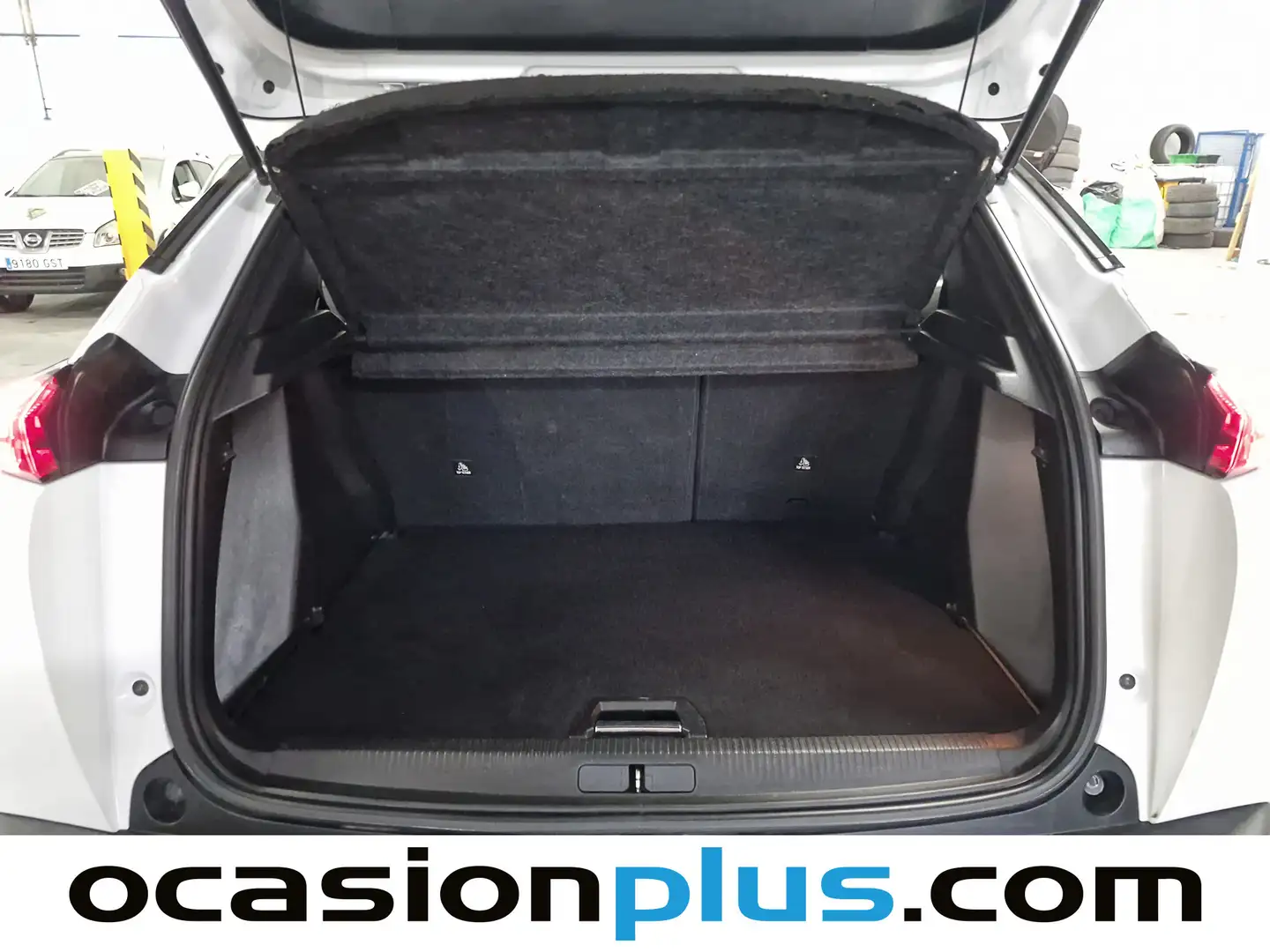 Foto Peugeot 2008 Peugeot 2008 BlueHDi 110 Allure (110 CV)