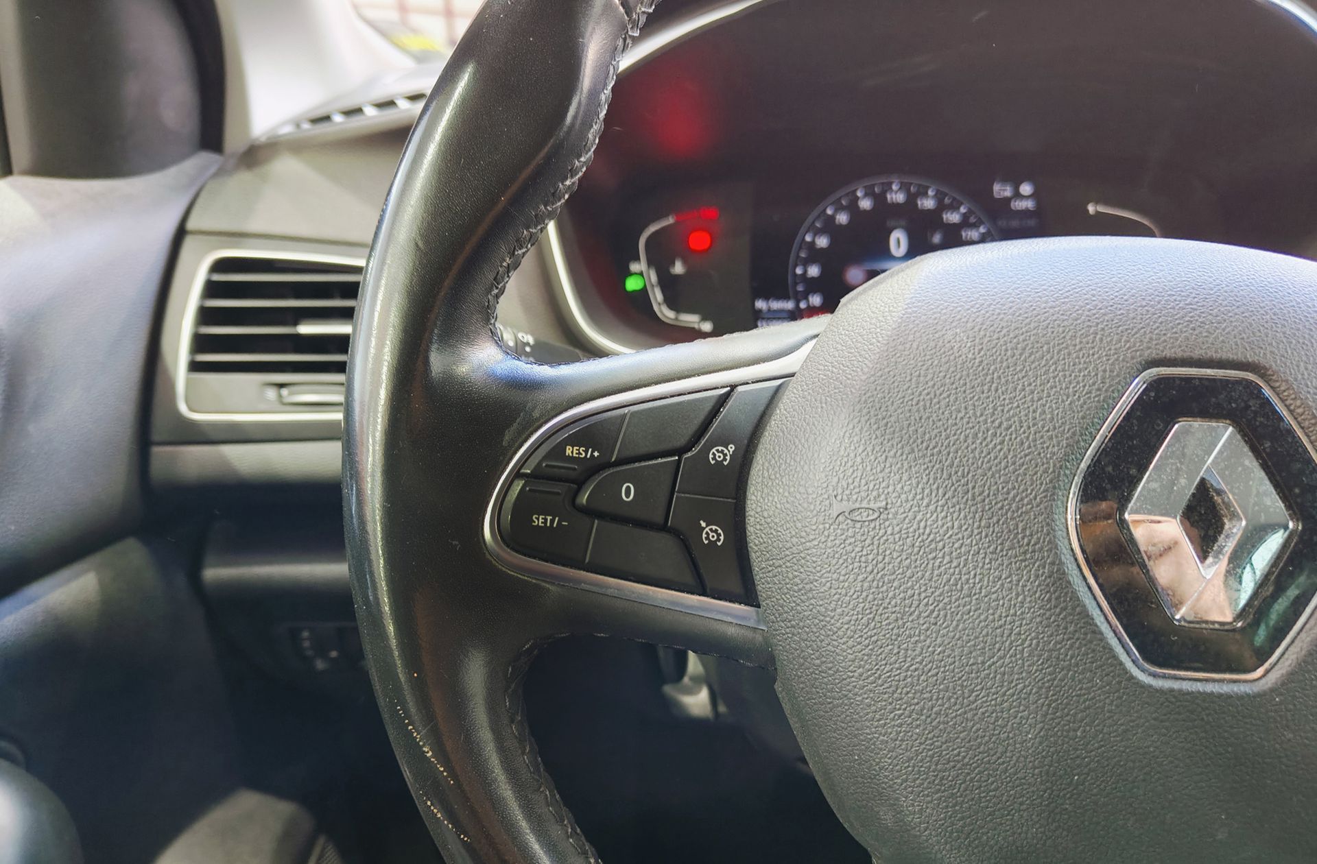 Renault Mégane Zen TCe GPF - foto 30