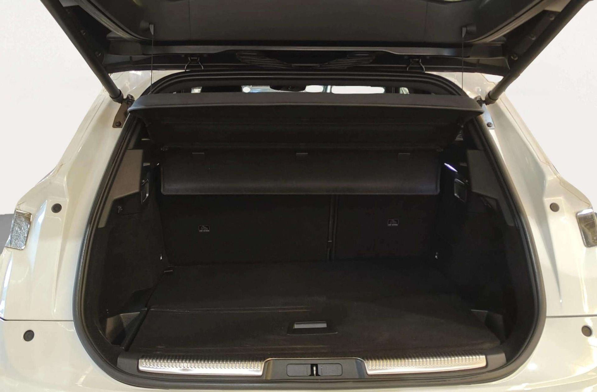 DS DS 7 Crossback La Première THP EAT8 - foto 24