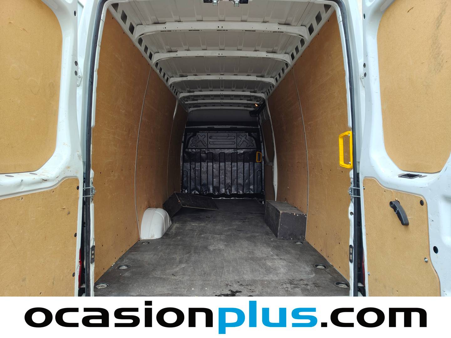 Foto asientos traseros Iveco Daily Iveco Daily Furgon 35S 16 V 4100/H2 LD (156 CV)