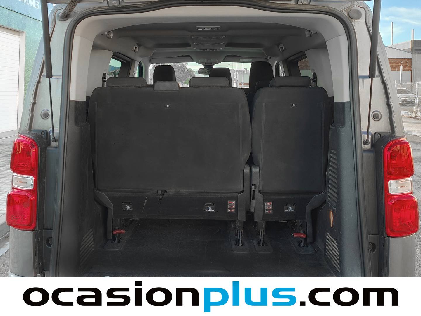 Foto Peugeot Traveller Peugeot Traveller 2.0 BlueHDi Business Standard (150 CV) 9 PLAZAS