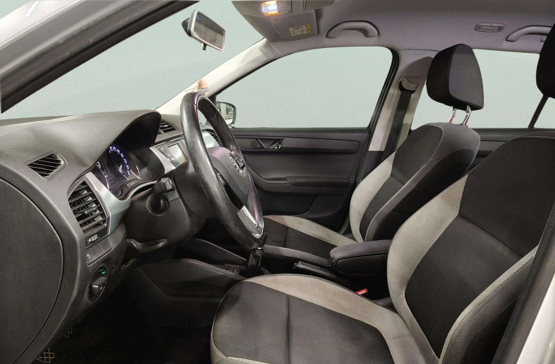 Škoda Fabia 1.2 TSI Ambition - foto 8