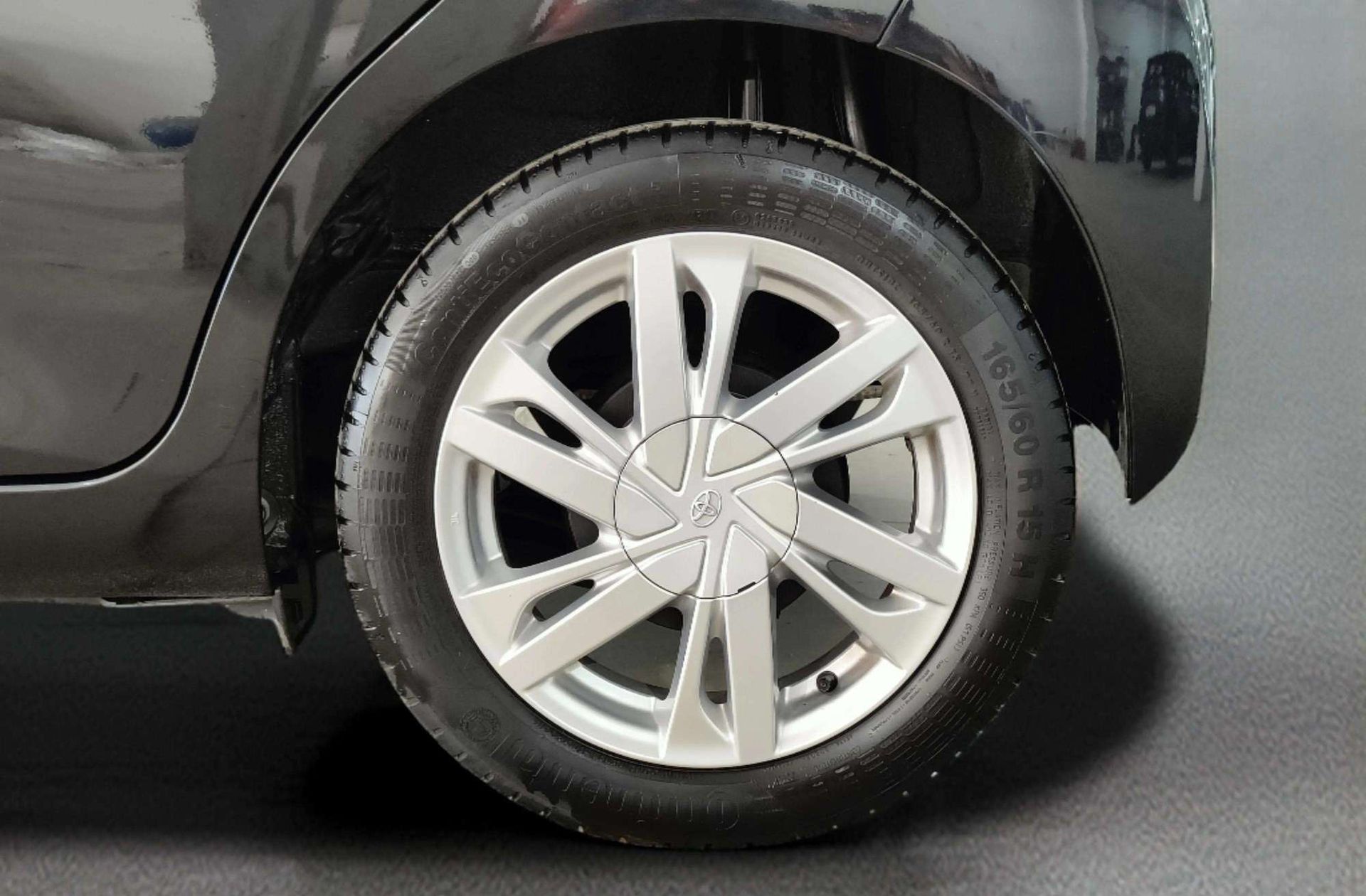 Toyota Aygo 1.0 70 x-play - foto 28