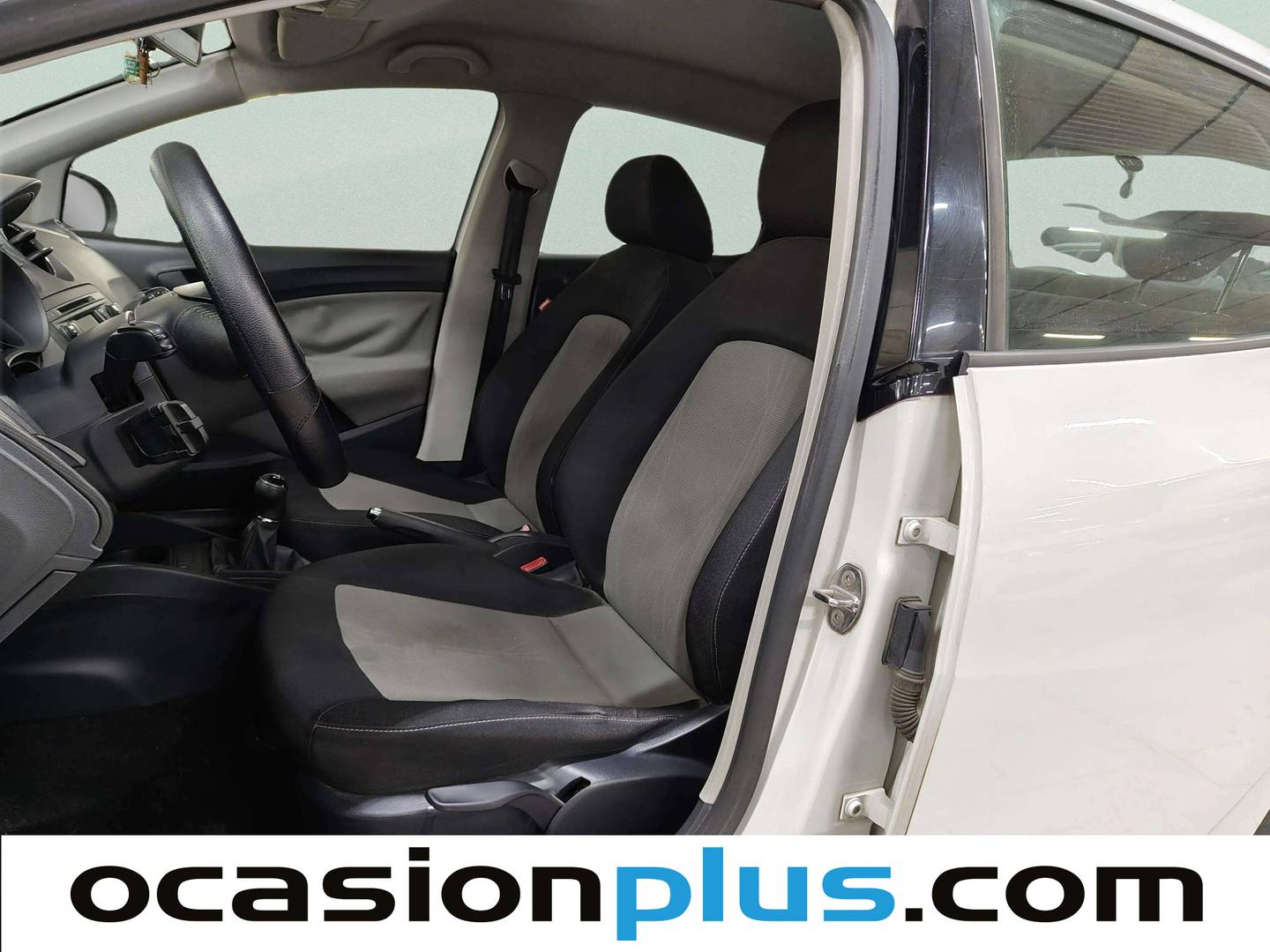 Foto asientos delanteros Seat Ibiza Seat Ibiza 1.6 TDI Style (105 CV)