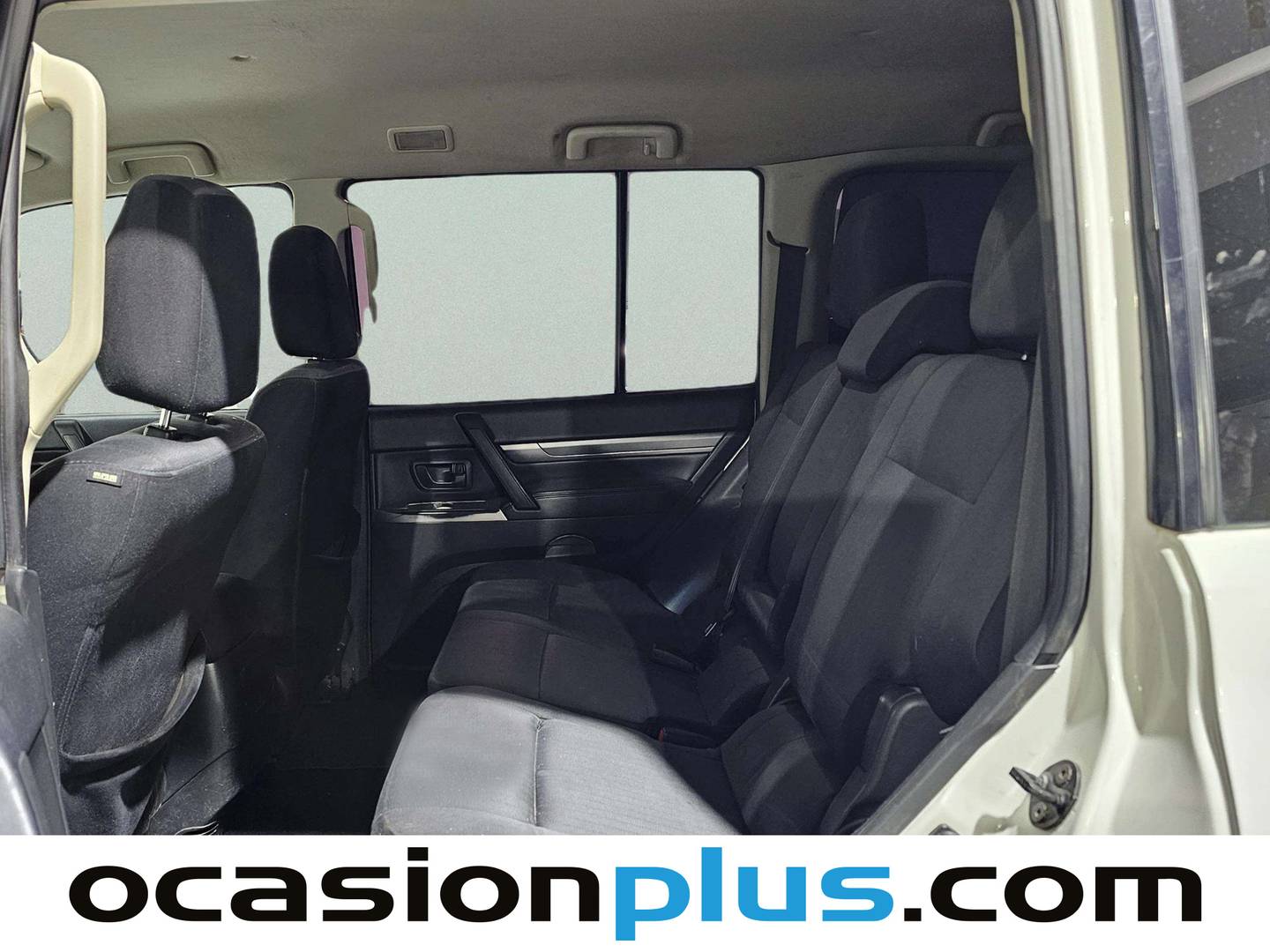 Foto asientos traseros Mitsubishi Montero Mitsubishi Montero 3.2 DI-D Spirit Auto (190 CV) 7 Plazas