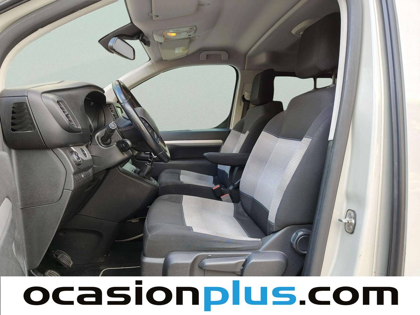 Foto asientos delanteros Citroën Spacetourer Citroën Spacetourer BlueHDi 150 Talla M Rip Curl (150 CV) 8 Plazas