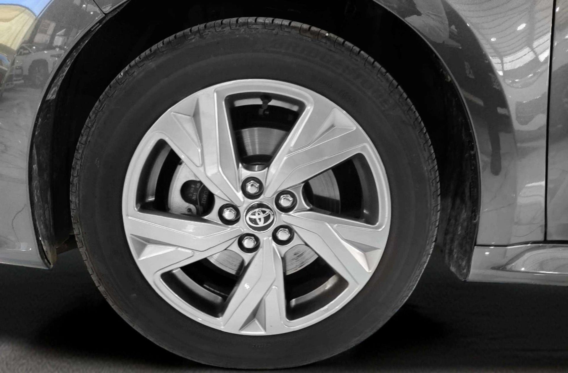 Toyota Yaris 120H Active Plus - foto 30