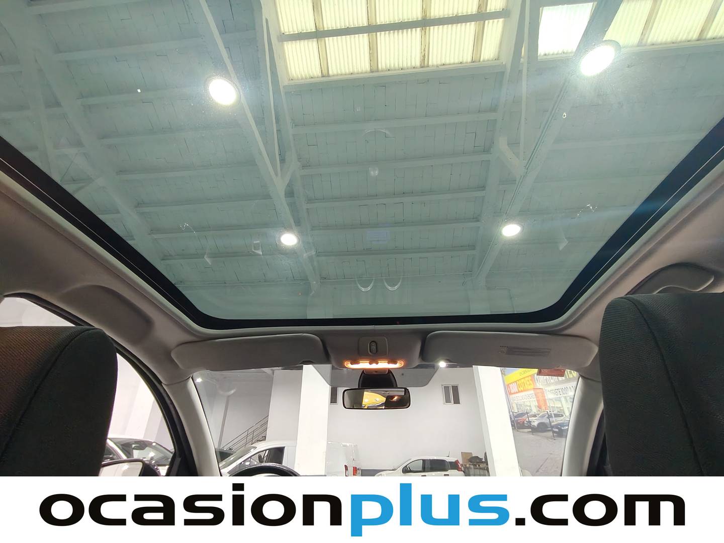 Extras y acabados del Nissan QASHQAI Nissan Qashqai 1.5 dCi Tekna Sport 4X2 (106 CV)