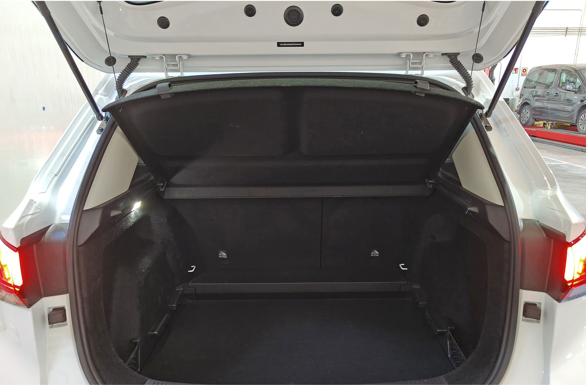 MG ZS 1.5 Hybrid+ Luxury - foto 24