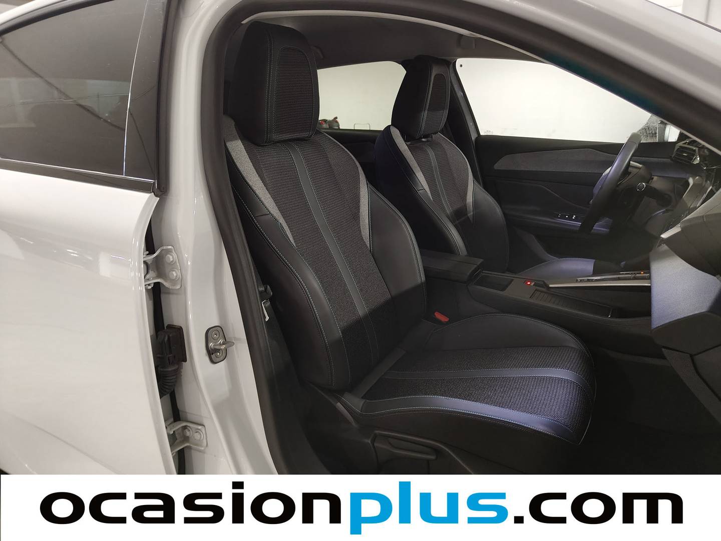 Foto Peugeot 308 Peugeot 308 Allure Hybrid eDCS6 (145 CV)