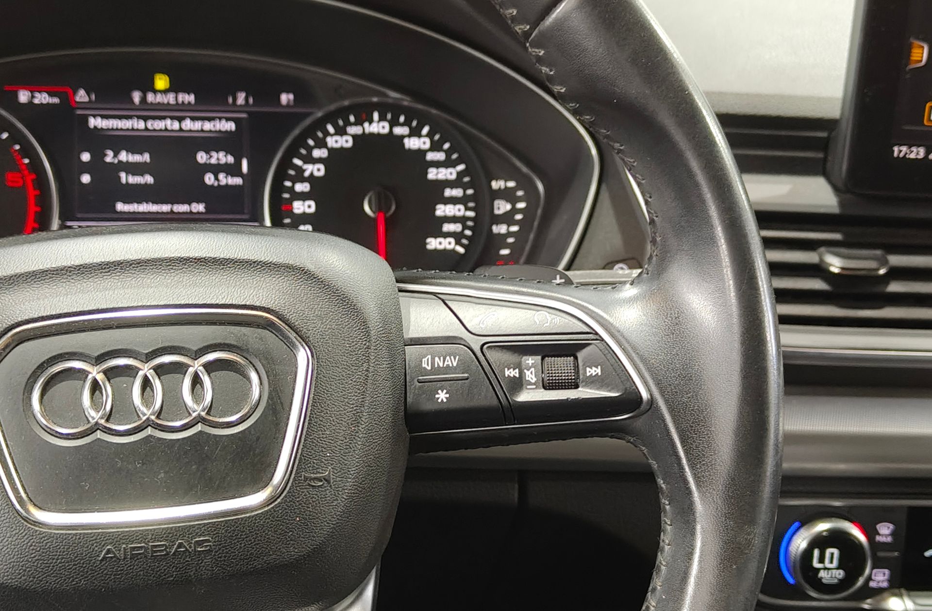Audi Q5 Design 2.0 TDI quattro S tronic - foto 27