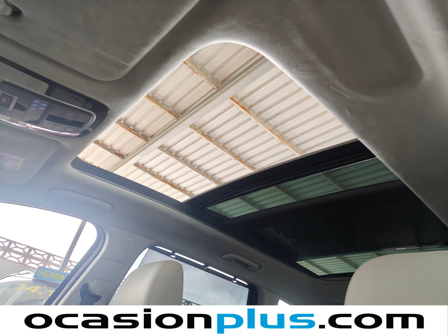 Equipamiento del Hyundai Santa Fe Hyundai Santa Fe 1.6 TGDi PHEV Style 4x4 Auto  (265 CV)