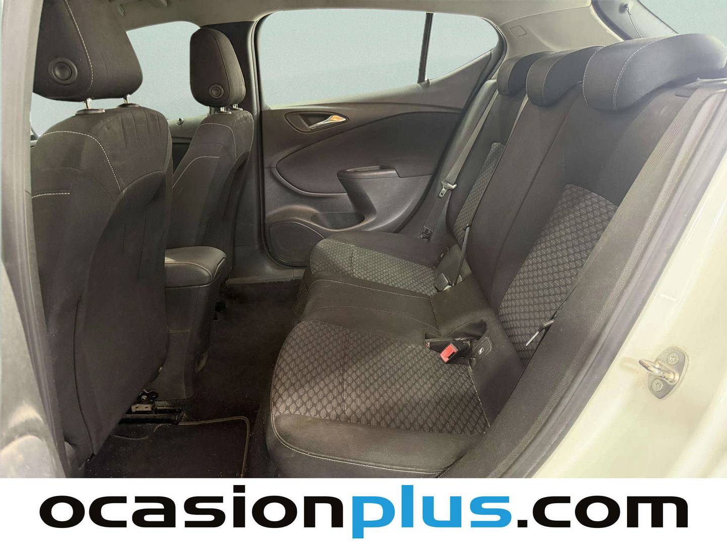 Foto asientos traseros Opel Astra Opel Astra 1.6 CDTI Selective (110 CV)