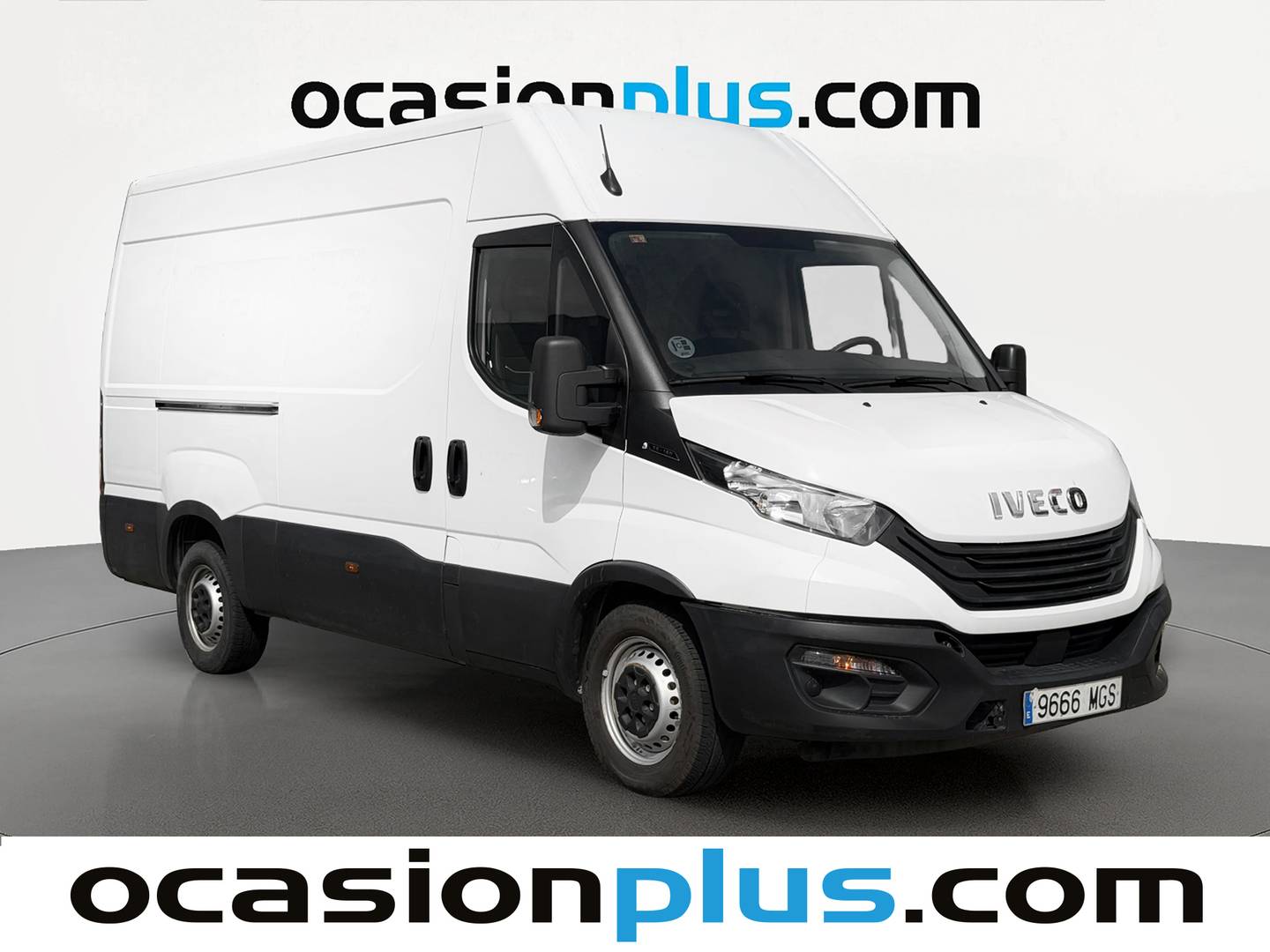 Foto delantera Iveco Daily Iveco Daily Furgon 35S 16 V 3520L/H2 (156 CV) derecha