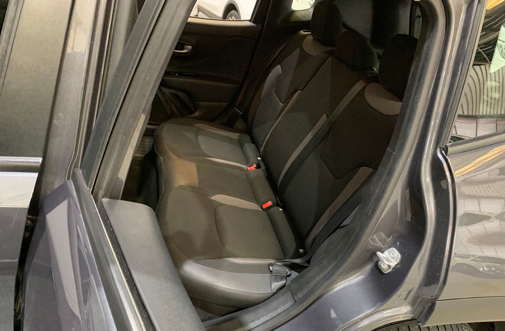 Jeep Renegade eHybrid 1.5 Limited ATX - foto 10