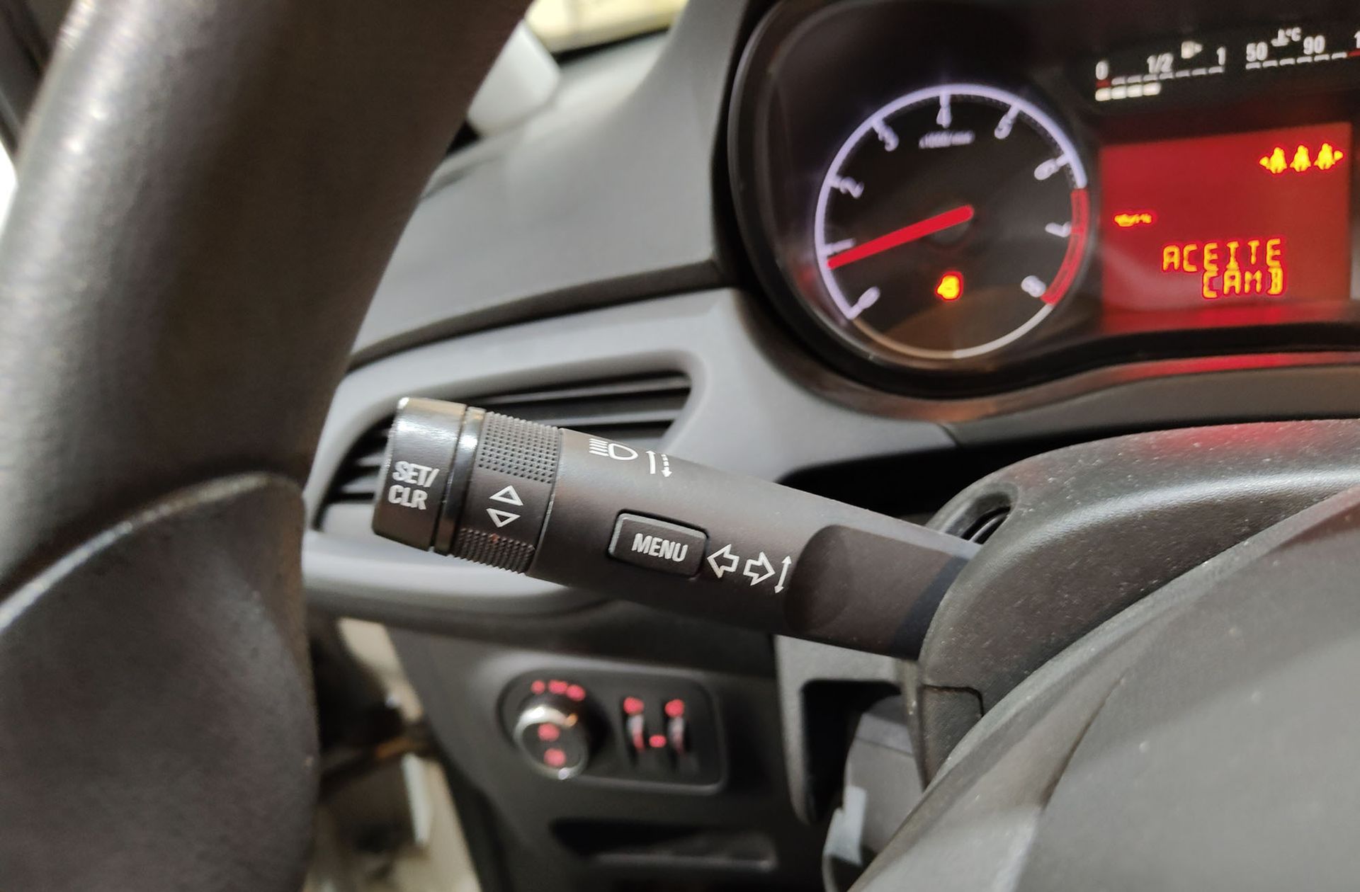 Opel Corsa 1.4 Expression - foto 21