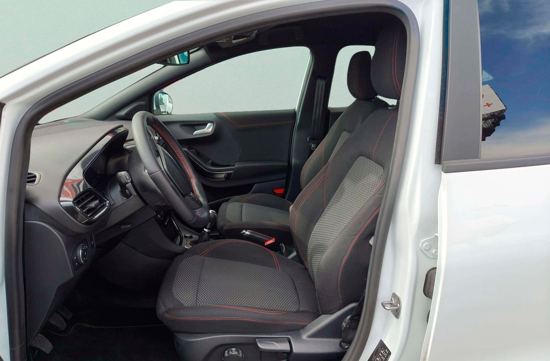 Ford Puma 1.0 EcoBoost MHEV ST-Line Design - foto 11