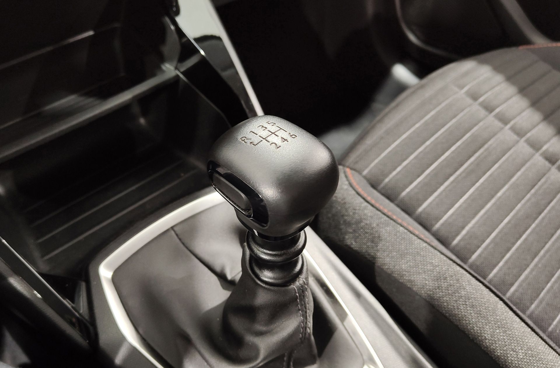 Peugeot 208 PureTech 100 Active Pack - foto 5