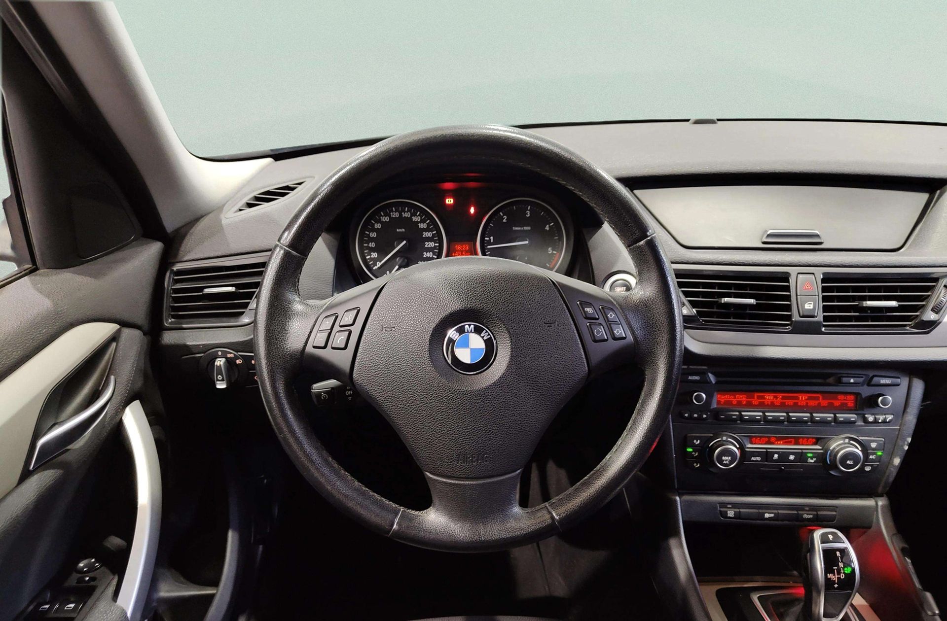 BMW X1 sDrive18d - foto 19