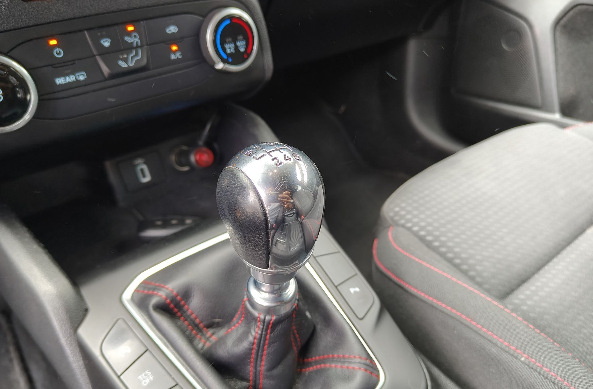Ford Focus 1.5 EcoBoost ST-Line - foto 6