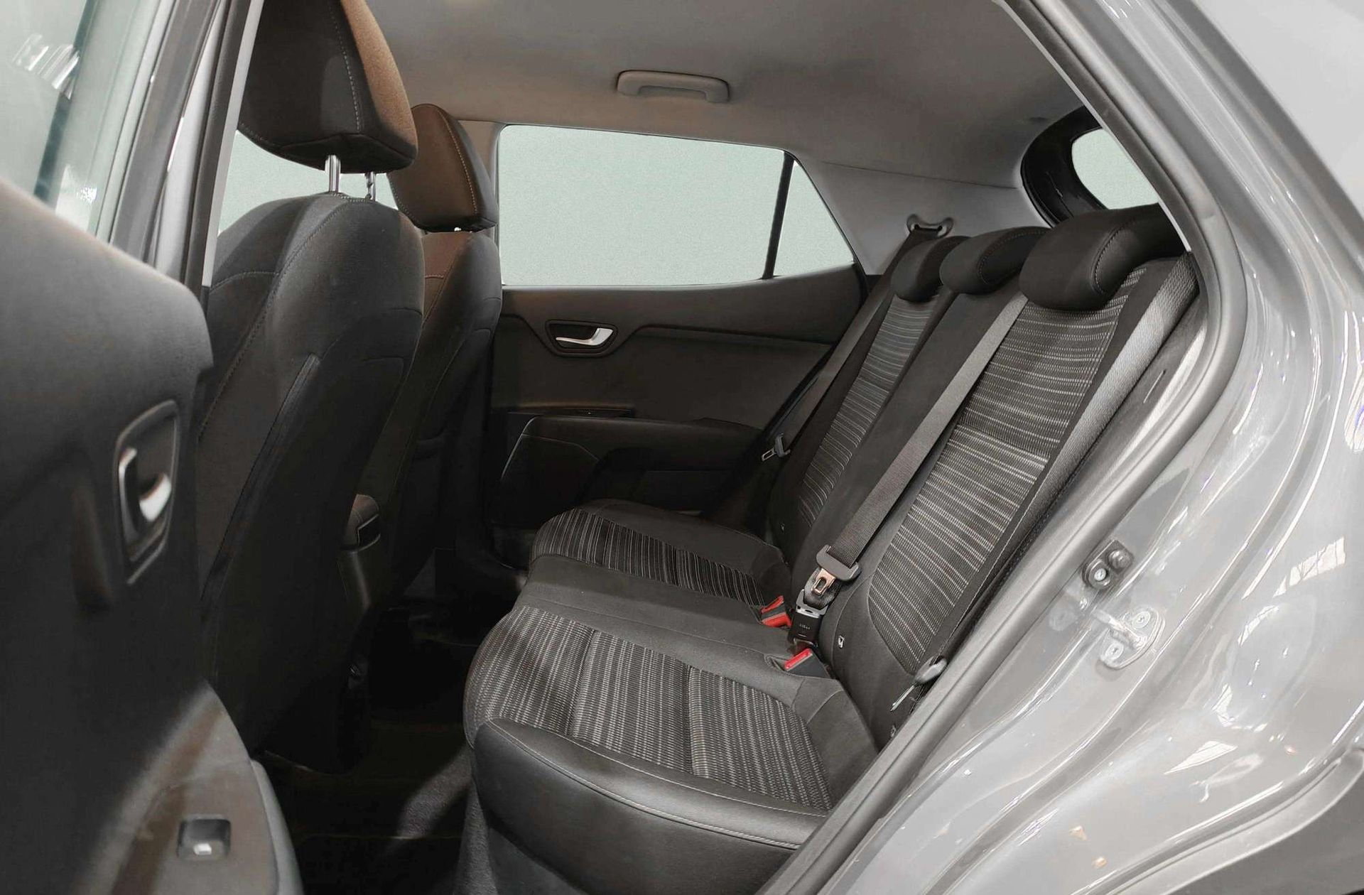 Kia Stonic 1.0 T-GDi MHEV Drive iMT - foto 12