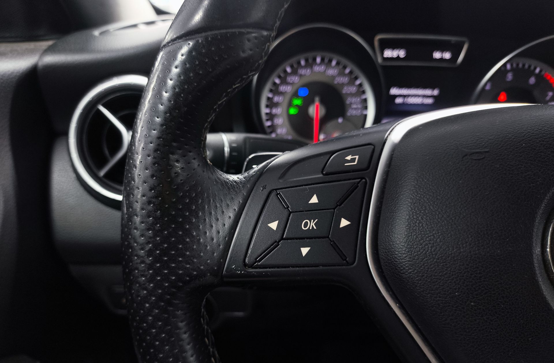 Mercedes-Benz CLA 200 - foto 27