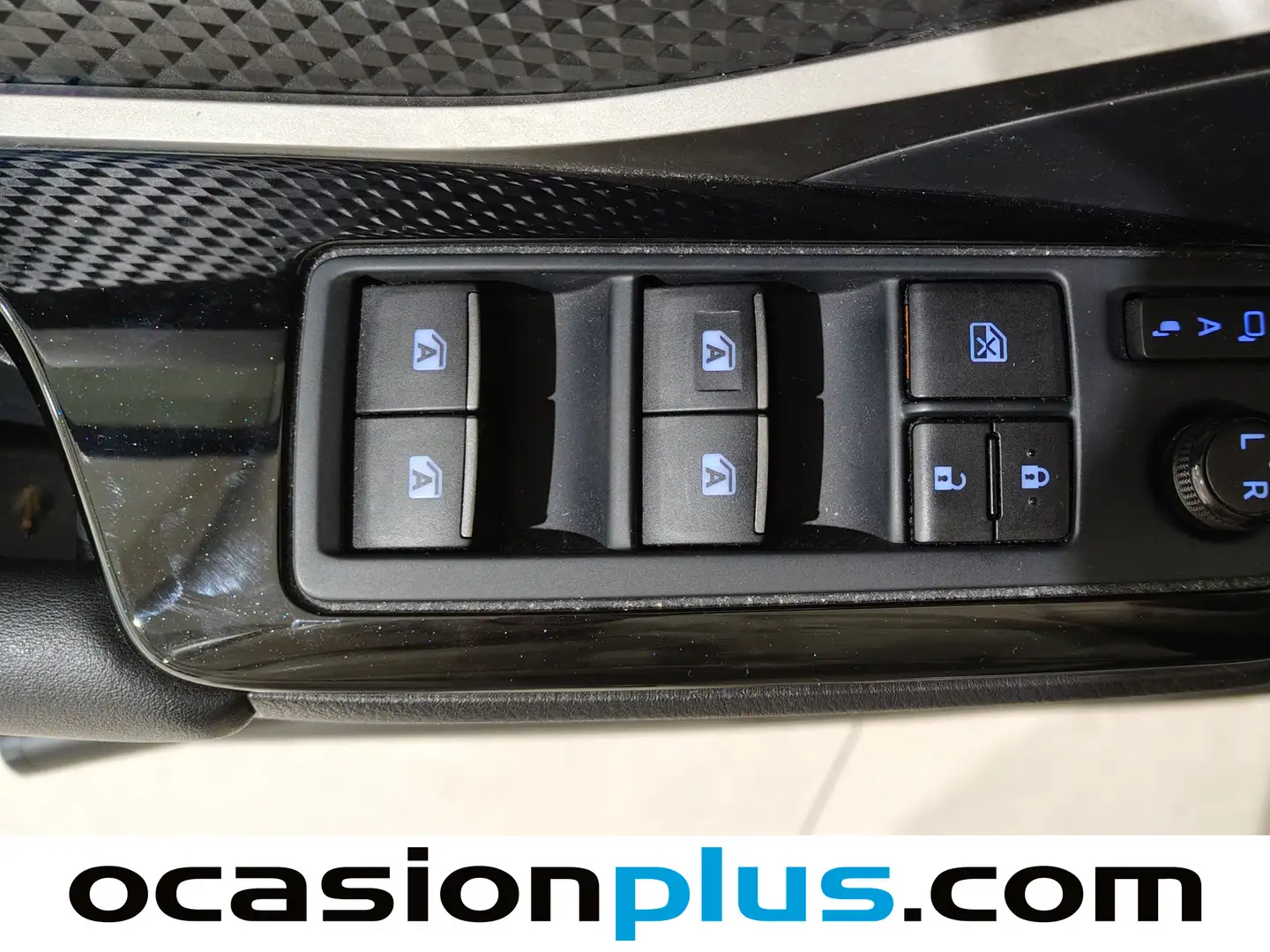 Foto Toyota C-HR Toyota C-HR 1.8 125H Advance (122 CV)