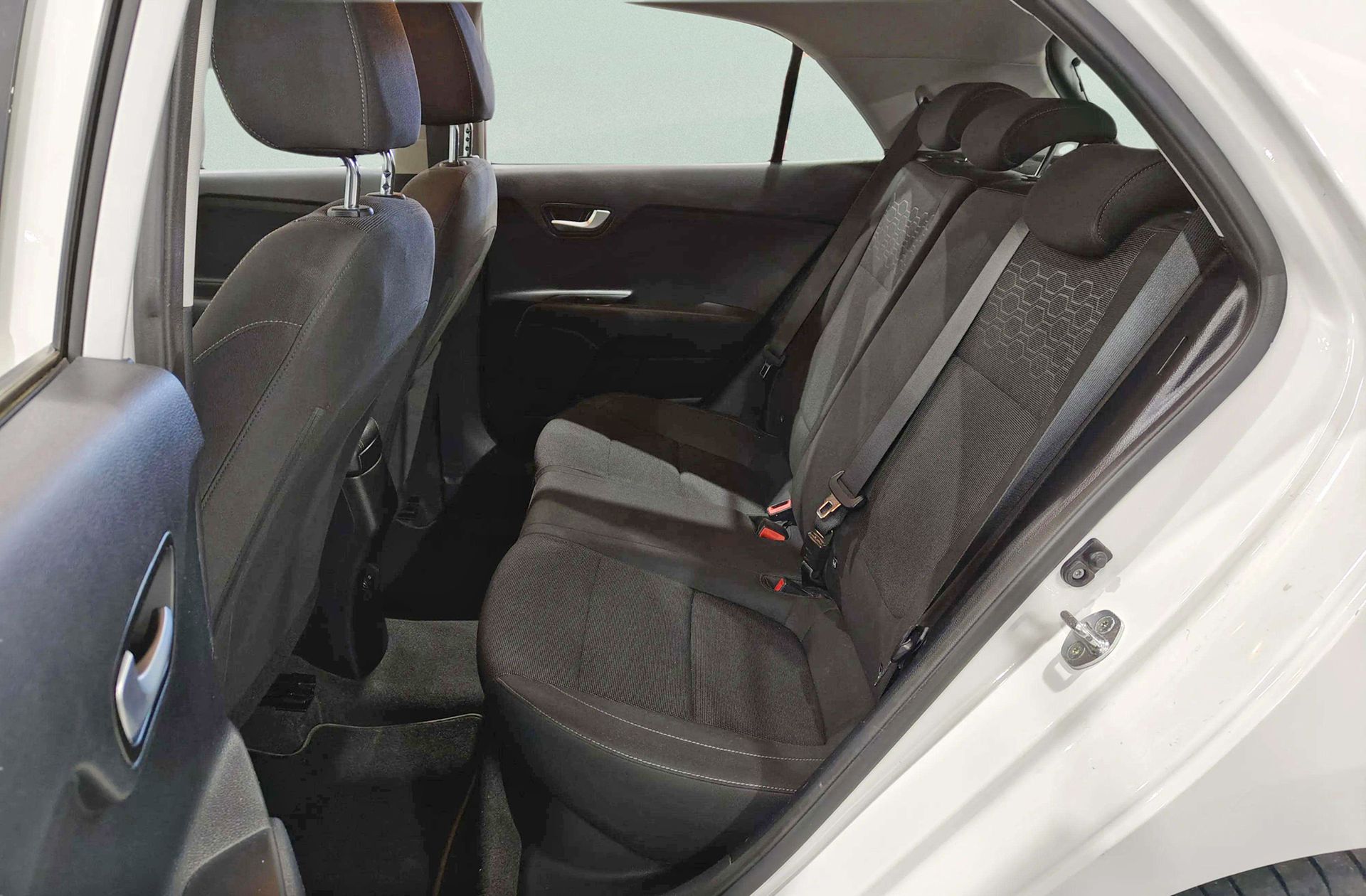 Kia Rio 1.4 CRDi WGT Drive - foto 13