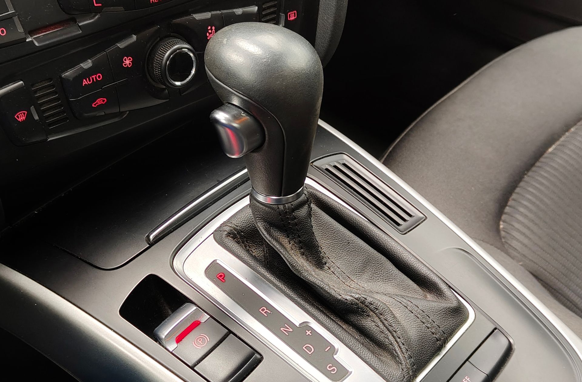 Audi A4 2.0 TFSI multitronic - foto 5