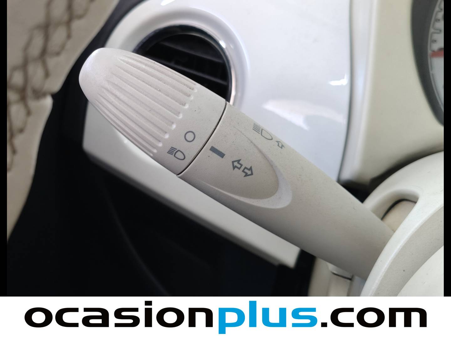 Equipamiento del Fiat 500 Fiat 500 1.2 8v Lounge (69 CV)