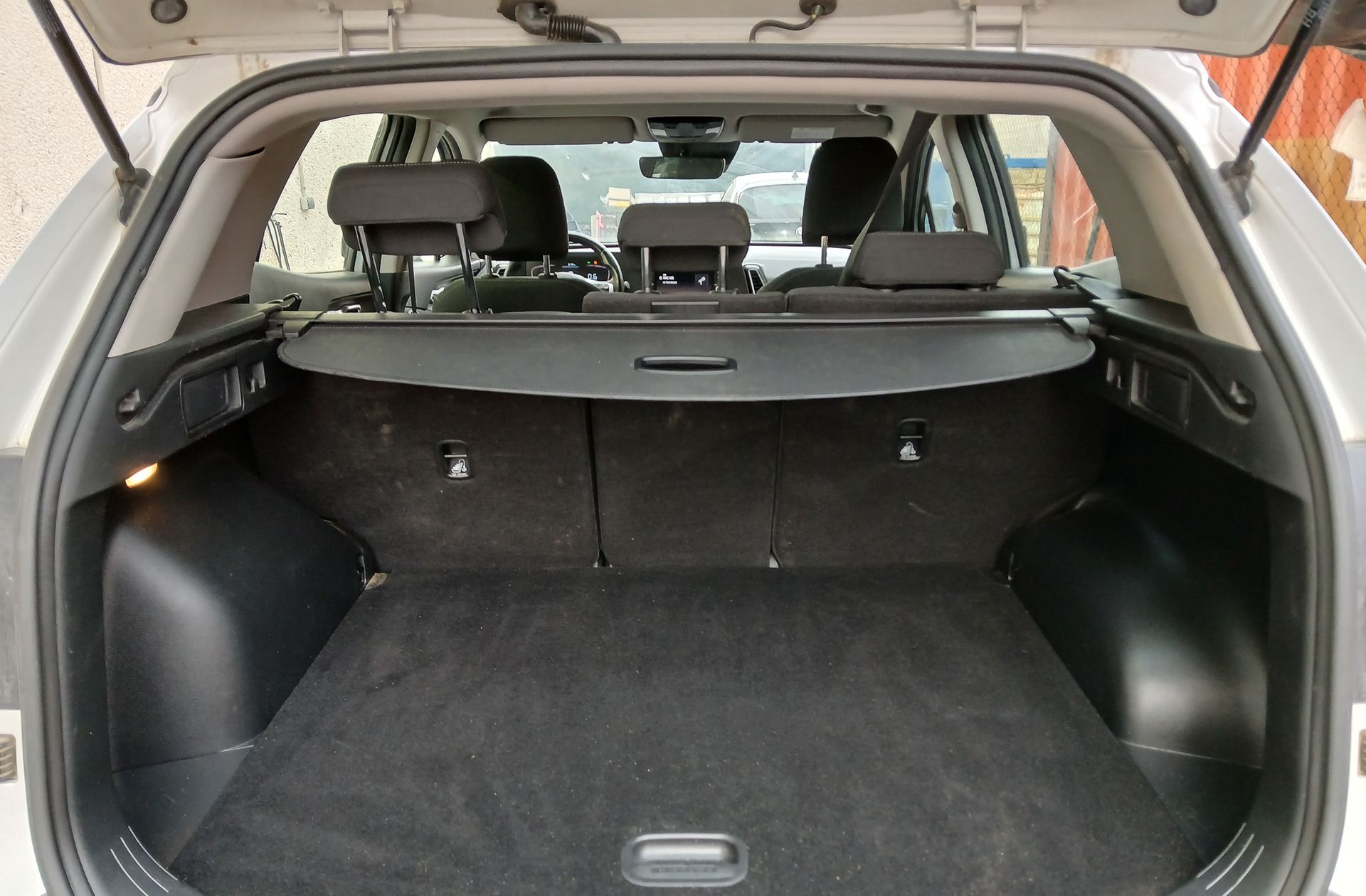 Kia Sportage 1.6 T-GDi Concept 4x2 - foto 17