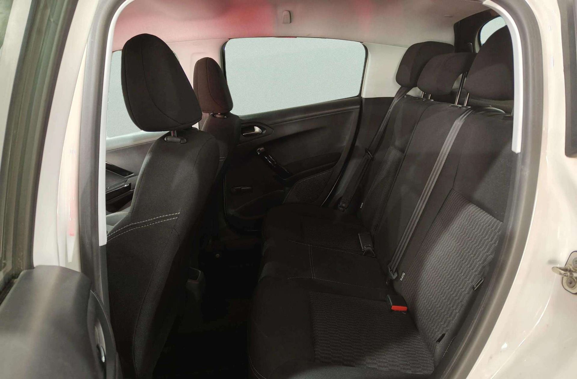 Peugeot 208 BlueHDi 100 Style - foto 11